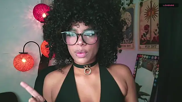 Snapshot of Raven_luv chatting on September 14, 2025, 9:26 pm Raven luv online show from September 14, 2025, 9:26 pm