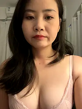 Snapshot of wly2028 chatting on November 1, 2025, 12:43 pm wly2028 online show from November 1, 2025, 12:43 pm