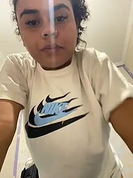 Snapshot of ___seusegredo chatting on February 18, 2026, 7:39 am seusegredo online show from February 18, 2026, 7:39 am