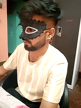 soniriyaa010101 online show from March 12, 2026, 8:35 pm