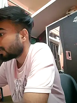 soniriyaa010101 online show from April 14, 2026, 9:20 pm