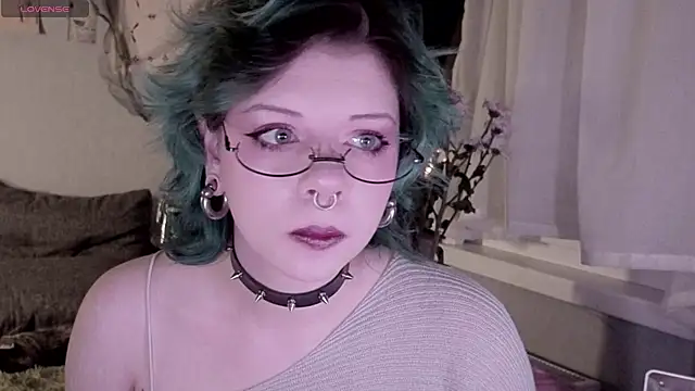 Snapshot of Alice_Zev chatting on October 27, 2025, 4:30 pm Alice Zev online show from October 27, 2025, 4:30 pm