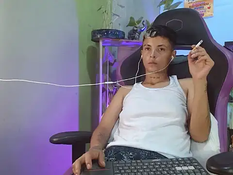 Snapshot of Dorland777 chatting on September 16, 2025, 1:39 am Dorland777 online show from September 16, 2025, 1:39 am