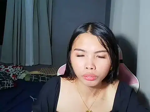 Snapshot of cutie_milker chatting on June 7, 2026, 4:45 pm cutie milker online show from June 7, 2026, 4:45 pm