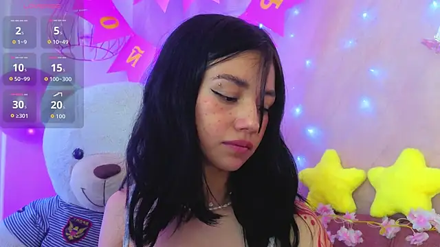Snapshot of april_bennett chatting on July 10, 2026, 1:44 pm april bennett online show from July 10, 2026, 1:44 pm