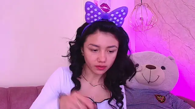 april bennett online show from November 19, 2025, 12:16 pm