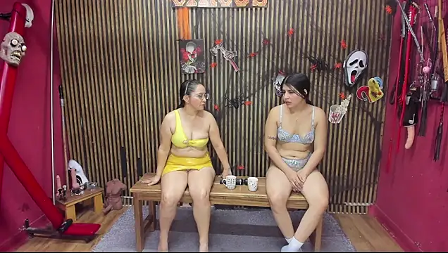 Snapshot of VantablackBDSMShow_ chatting on October 24, 2025, 12:48 pm VantablackBDSMShow online show from October 24, 2025, 12:48 pm