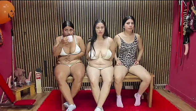 Snapshot of VantablackBDSMShow_ chatting on November 3, 2025, 12:42 pm VantablackBDSMShow online show from November 3, 2025, 12:42 pm