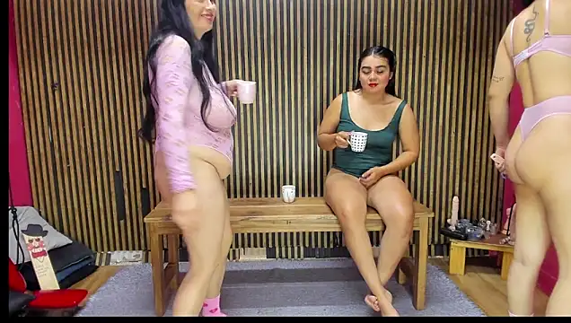 Snapshot of VantablackBDSMShow_ chatting on December 16, 2025, 12:31 pm VantablackBDSMShow online show from December 16, 2025, 12:31 pm