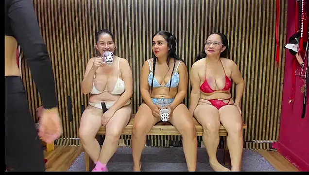 Snapshot of VantablackBDSMShow_ chatting on November 13, 2025, 12:42 pm VantablackBDSMShow online show from November 13, 2025, 12:42 pm