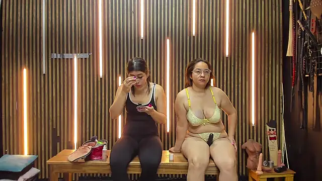 VantablackBDSMShow  online show from April 20, 2026, 12:41 pm