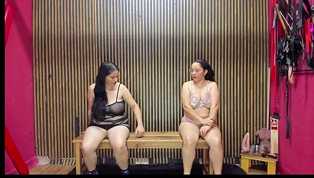 Snapshot of VantablackBDSMShow_ chatting on November 29, 2025, 7:14 pm VantablackBDSMShow online show from November 29, 2025, 7:14 pm