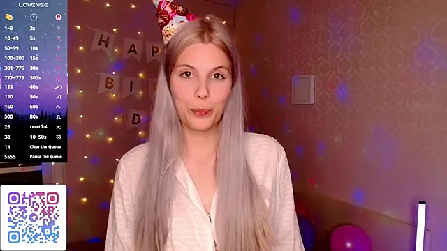 Larileya online show from October 10, 2025, 5:58 pm