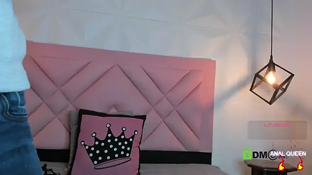 Snapshot of Caroline_daring chatting on May 1, 2026, 11:48 am Caroline daring online show from May 1, 2026, 11:48 am