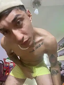 Snapshot of Ismaa__98 chatting on September 15, 2025, 8:42 pm Ismaa 98 online show from September 15, 2025, 8:42 pm