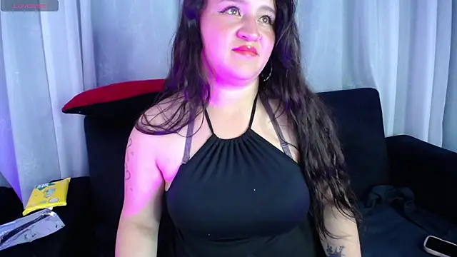 Snapshot of alahia_sw chatting on September 28, 2025, 12:06 am alahia sw online show from September 28, 2025, 12:06 am