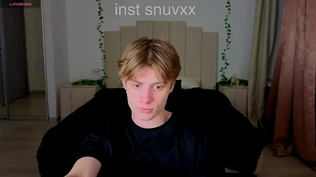 Snapshot of LouieEvans chatting on October 29, 2025, 9:25 pm LouieEvans online show from October 29, 2025, 9:25 pm