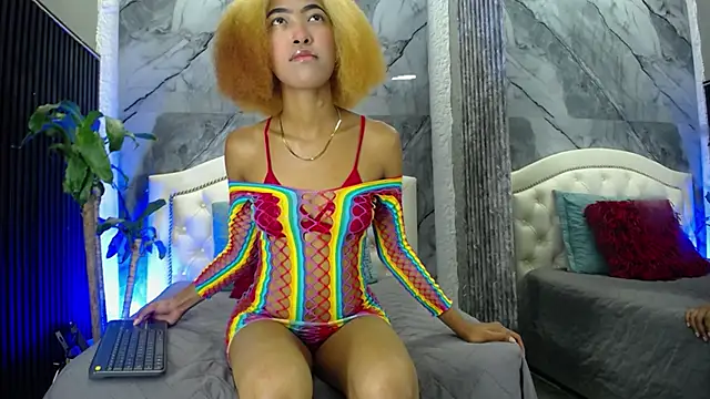 Snapshot of Alisha_Ebonyy chatting on November 19, 2025, 11:32 am Alisha Ebonyy online show from November 19, 2025, 11:32 am