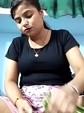 Hot-Pooja25 online show from April 25, 2026, 1:41 pm