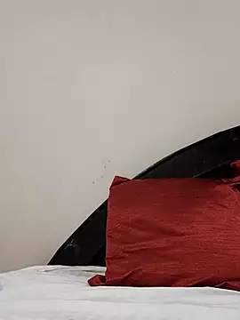 Hot-Pooja25 online show from March 29, 2026, 4:47 am