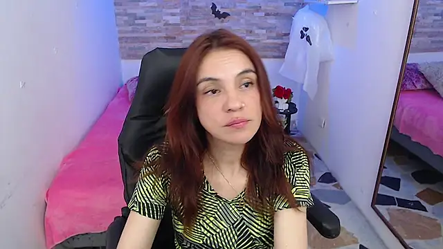 Snapshot of KendallWood_ chatting on October 31, 2025, 2:02 pm KendallWood online show from October 31, 2025, 2:02 pm