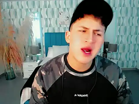 Snapshot of Axel_savage chatting on November 10, 2025, 12:10 pm Axel savage online show from November 10, 2025, 12:10 pm