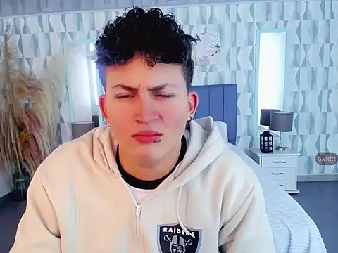 Snapshot of Axel_savage chatting on October 26, 2025, 12:05 pm Axel savage online show from October 26, 2025, 12:05 pm