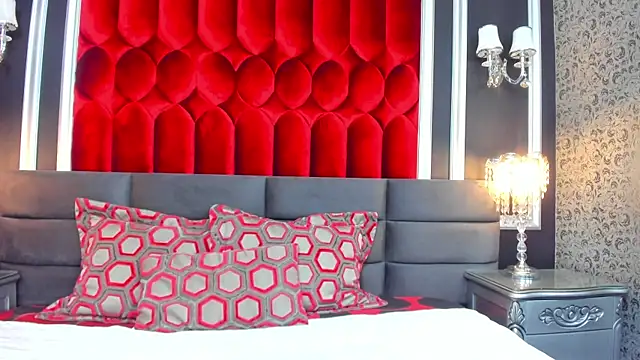 Snapshot of SharonBonet chatting on December 4, 2025, 12:04 pm SharonBonet online show from December 4, 2025, 12:04 pm