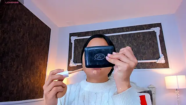 Snapshot of SharonBonet chatting on October 28, 2025, 11:20 am SharonBonet online show from October 28, 2025, 11:20 am