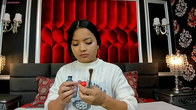 Snapshot of SharonBonet chatting on November 17, 2025, 1:37 pm SharonBonet online show from November 17, 2025, 1:37 pm