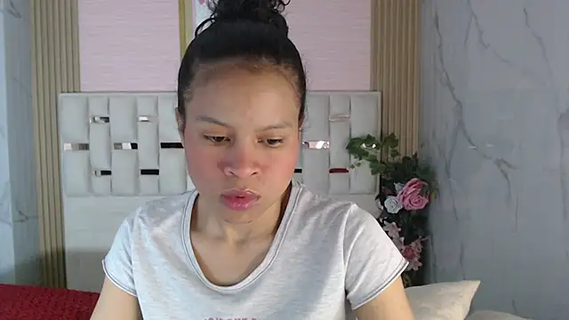 catalina5 s online show from April 10, 2026, 3:13 am