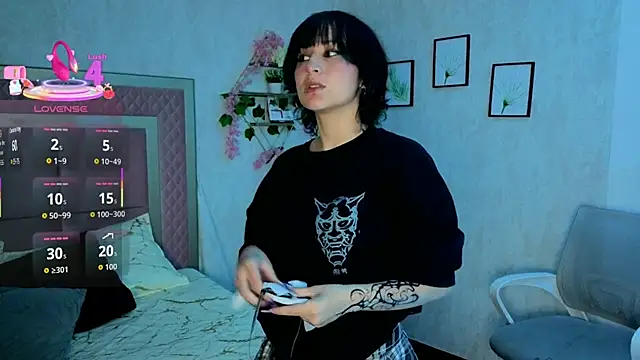 Snapshot of RobinBennett chatting on November 26, 2025, 12:27 pm RobinBennett online show from November 26, 2025, 12:27 pm