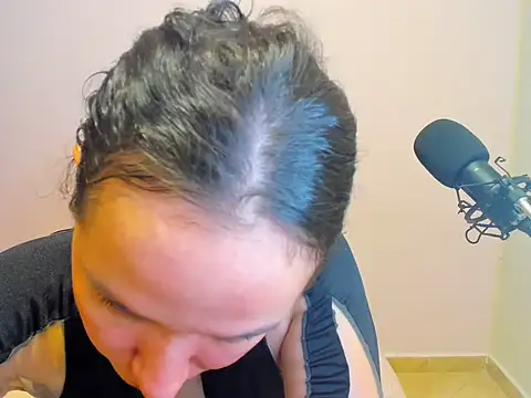 butterflyfree1 online show from September 27, 2025, 8:37 pm