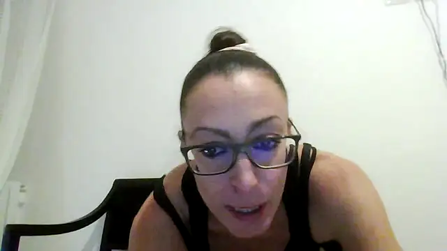 Snapshot of Astrid3 chatting on November 30, 2025, 9:59 pm Astrid3 online show from November 30, 2025, 9:59 pm