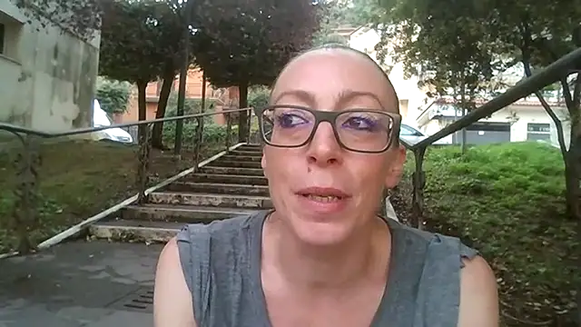 Snapshot of Astrid3 chatting on October 31, 2025, 3:19 pm Astrid3 online show from October 31, 2025, 3:19 pm