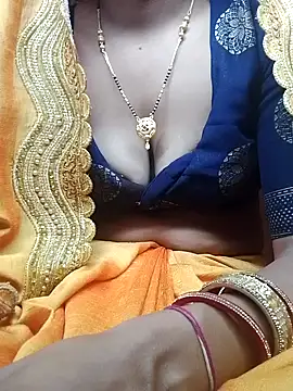 Snapshot of Aasha_devi05 chatting on December 3, 2025, 3:44 pm Aasha devi05 online show from December 3, 2025, 3:44 pm