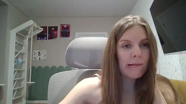 Zolira online show from June 14, 2026, 6:53 pm
