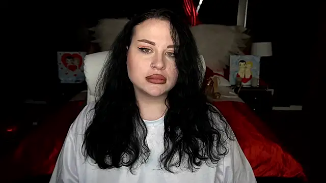 SerahMirabeli online show from February 15, 2026, 8:19 pm