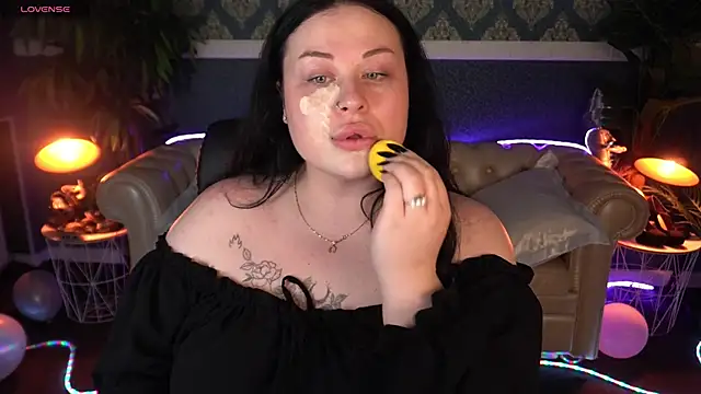 SerahMirabeli online show from March 4, 2026, 8:05 pm