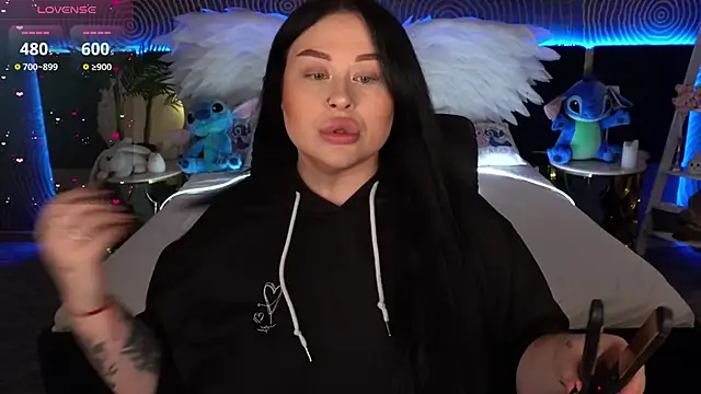 SerahMirabeli online show from October 25, 2025, 7:03 pm