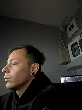 Snapshot of dimitryivanovv chatting on October 8, 2025, 7:32 am dimitryivanovv online show from October 8, 2025, 7:32 am