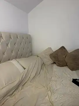 SexySaraxxoo online show from October 14, 2025, 8:53 pm