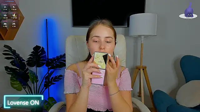 Snapshot of Sweet__Amily chatting on September 30, 2025, 6:19 am Sweet Amily online show from September 30, 2025, 6:19 am