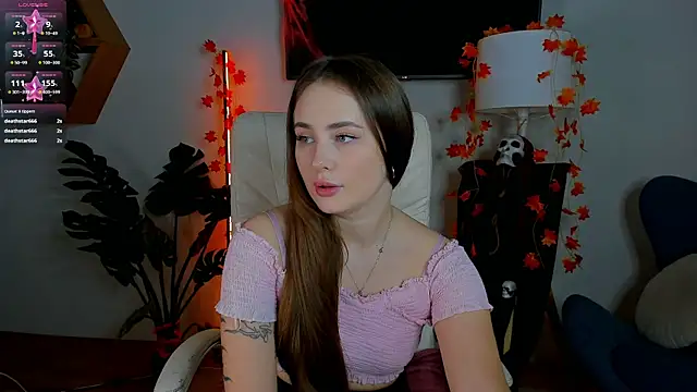 Snapshot of Sweet__Amily chatting on October 27, 2025, 1:23 pm Sweet Amily online show from October 27, 2025, 1:23 pm