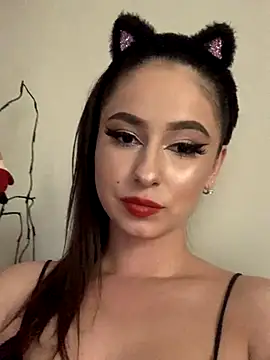 Snapshot of SunnyDane chatting on November 11, 2025, 1:39 pm SunnyDane online show from November 11, 2025, 1:39 pm