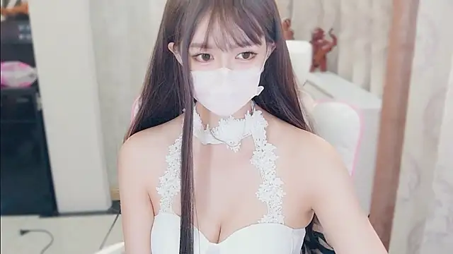 Snapshot of Aurora-77 chatting on October 28, 2025, 3:22 pm Aurora-77 online show from October 28, 2025, 3:22 pm