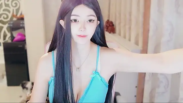 Snapshot of Aurora-77 chatting on October 18, 2025, 2:08 pm Aurora-77 online show from October 18, 2025, 2:08 pm