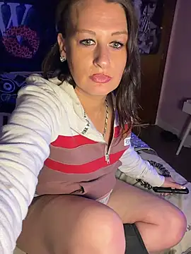 Snapshot of shortywidaphatty chatting on November 7, 2025, 2:21 pm shortywidaphatty online show from November 7, 2025, 2:21 pm