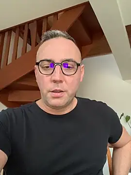 Marronglace1 online show from December 19, 2025, 3:03 pm