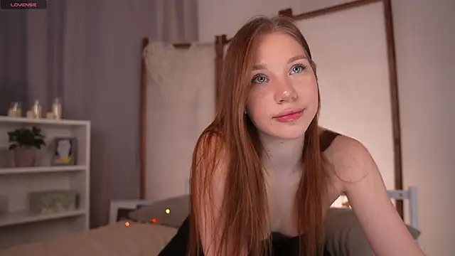 Snapshot of glowwww_ chatting on December 5, 2025, 9:12 pm glowwww online show from December 5, 2025, 9:12 pm